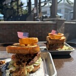 Regal Eagle Smokehouse Craft Drafts & Barbecue - 『BBQ BURGER $15,49』 『Angry Orchard CN16 $11,00』