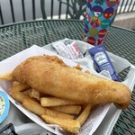 Yorkshire County Fish Shop - 『BEER-BATTERED FISH & CHIPS $14,49』 『drink $4,79』