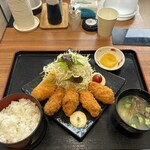 てっぺん食堂 - 「カキフライ定食」¥1.300