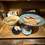 いかれたヌードル フィッシュトンズ - 