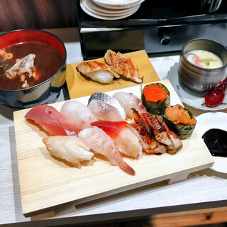 立喰寿司 讃海_0