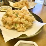 天ぷら よこい - ●一皿目
      【特性かき揚げ】（一回り大きい・笑）