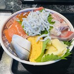 さかな屋食堂ウロコジュウ - 海鮮丼（大）