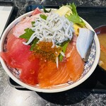 さかな屋食堂ウロコジュウ - 海鮮丼（大）