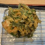 揚げたて天ぷら から天 - 春菊とかにのかき揚げ