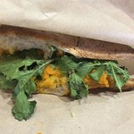 茶屋町パーラー - 自家製ハーブチーズカボチャサンド