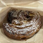 茶屋町パーラー - サツマイモとくるみカスタードデニッシュ