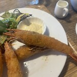 オランダ屋 - 15センチ以上はある有頭海老フライ