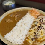 けらら - ダブルセット（チキンカレー＋なすとトマトのカレー）[1,200円]
＋ 炙りチーズ[200円]1