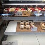 オランダ屋 - ショーケースのケーキ