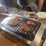 焼肉 穏 - 
