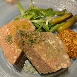 トラットリア・イタリア 上野店 - ｢田舎風パテ(パテ･ド･カンパーニュ)｣￥1,280-(10%税込)です。肉々しいパテでむっちゃ美味しかったです。赤ワインが止まらないっ!!