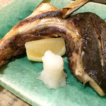 鈴徳 - ブリのカマ焼き(￥680)