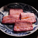 深夜焼肉 だいちゃん - 神谷商店　神のタン元、タン中