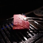 深夜焼肉 だいちゃん - 繊維感は無く、詰まった身質