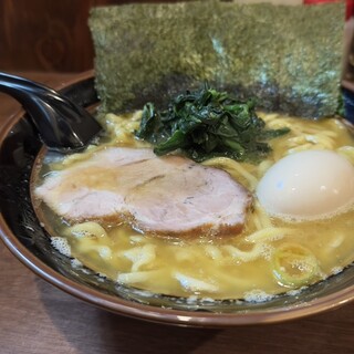 横浜家系 まるに家_1