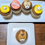 フェアリーケーキ フェア - 新春スイーツ　午(うま)　1,900円(5個入り)✨️黄色は瀬戸内レモン、ピンクはベリー風味のアイシング♪ほのかな金粉も新春感です。