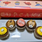 フェアリーケーキ フェア - 新春スイーツ　午(うま)　1,900円(5個入り)✨️ベースが紅茶とココア生地のカップケーキです。