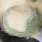 梅乃家本店 - 草だんご きなこ