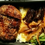 みわ屋 - 飛騨牛ハンバーグ丼 825円