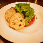 ICARO miyamoto - 熊本産馬ヒレのタルタル　赤玉ねぎのアグロドルチェ添え