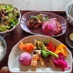 藁屋 - 