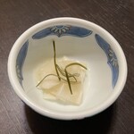 伊勢海老　海鮮蒸し料理　華月 - 蕪の千枚漬け
