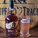 TOKYO Whisky Library - 