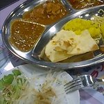 Indian Restaurant Tamanna - ランチバイキングをお皿に盛ってみました