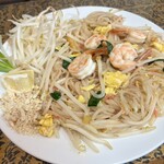 タイ料理 メーパオ - パッタイクン(タイ風焼きそば)