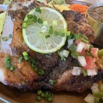 ハジカミ - ジャークチキンのアップ