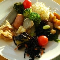 カフェトスカ - ひじき煮や切り干し大根等の和惣菜