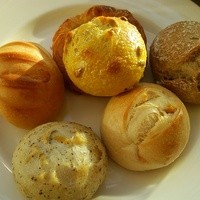 カフェトスカ - メゾンカイザーのプチパンが食べ放題♪