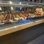 クリオロ - 店内の冷蔵ショーケース