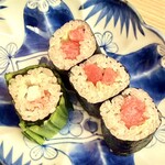 やま中・本店　鮨と日本料理　 - トロ鉄火巻き
      高菜の巻物