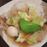金繭厨華麺飯店 - ハーフ&ハーフの中華丼