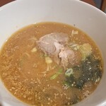 金繭厨華麺飯店 - ハーフ&ハーフのラーメン(味噌を選びました)♪