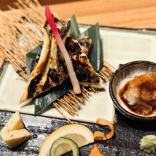 夜は蕎麦前を楽しむ