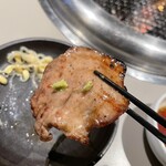 大衆肉酒場 こだわり米 匠 - ワサビや塩、タレなどアドバイスをいただきながらそれぞれいただきました！