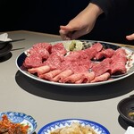 大衆肉酒場 こだわり米 匠 - 大トロ塩タンに和牛希少部位3種！　それぞれに焼き方あるのでせっかくだから1番美味しい食べ方しましょう！