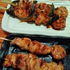 鳥貴族 - もも貴族焼き、みたれ。各390円