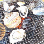 おみやげ村 - カキとホタテ