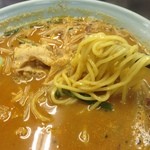 とん亭 - 地獄ラーメン麺リフトアップ(2013/11撮影)