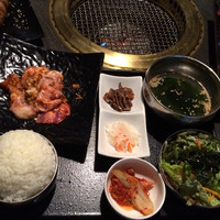 和牛焼肉 土古里 上野バンブーガーデン店 - ホルモンmixセット1080円