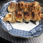 気のきいたつまみと焼鳥の店 えんどう - カリッと鶏皮