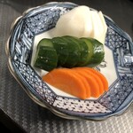 気のきいたつまみと焼鳥の店 えんどう - ぬか漬けも良いお味