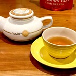 MLESNA TEA - ポット形式でも提供可能とのこと。