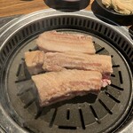 熟成肉専門店 ヨプの王豚塩焼 - サムギョプサル
