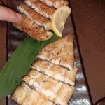 鰻酒場 スミカ - 白焼き　手前が関東焼き　奥が関西焼き