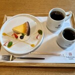 高山カフェ - たっぷりなコーヒーとケーキ